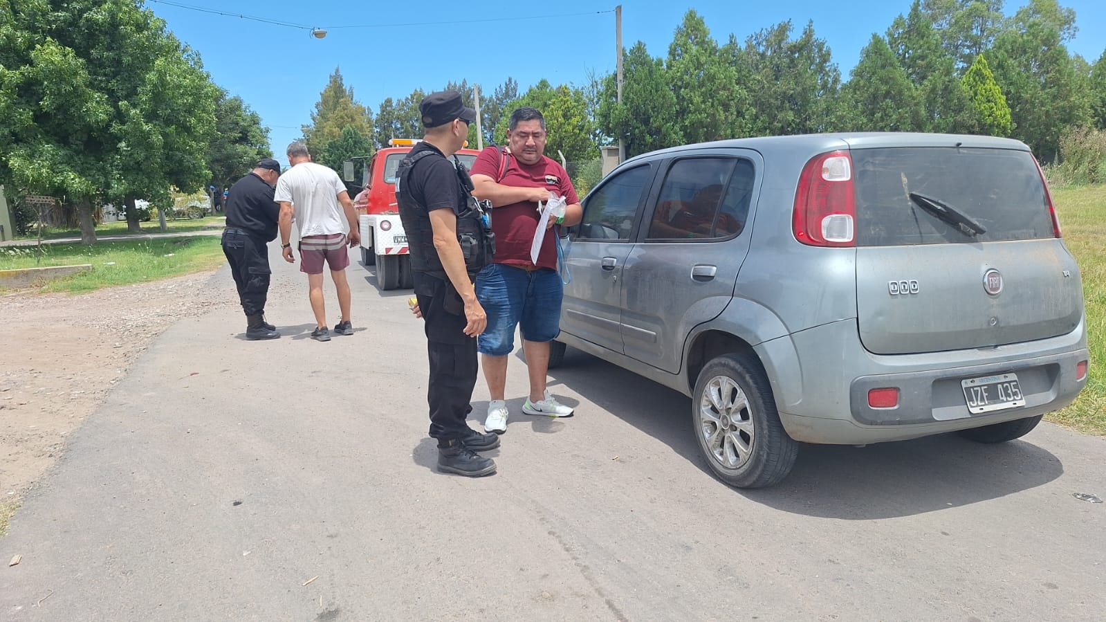 Conducía en zigzag por Funes, se negó al test de alcoholemia y terminó en el corralón
